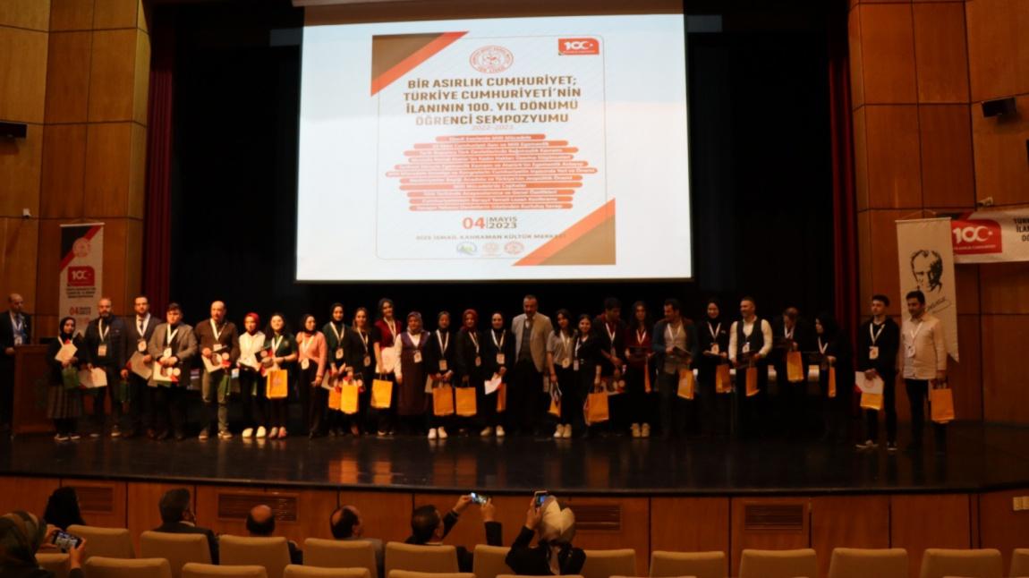 Bir Asırlık Cumhuriyet: Türkiye Cumhuriyeti’nin İlanının 100. Yıl Dönümü Öğrenci Sempozyumu